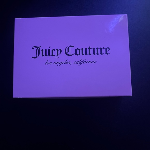 A unopened cute juicy wallet - Picture 2 of 2